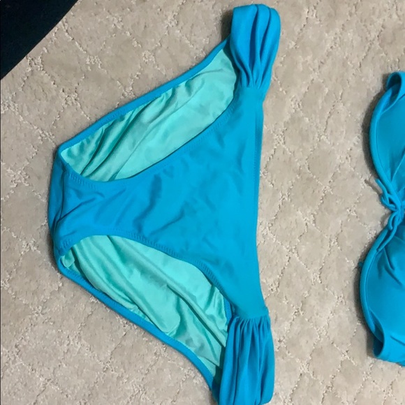 Victoria Secret Blue Bikini - Picture 2 of 4